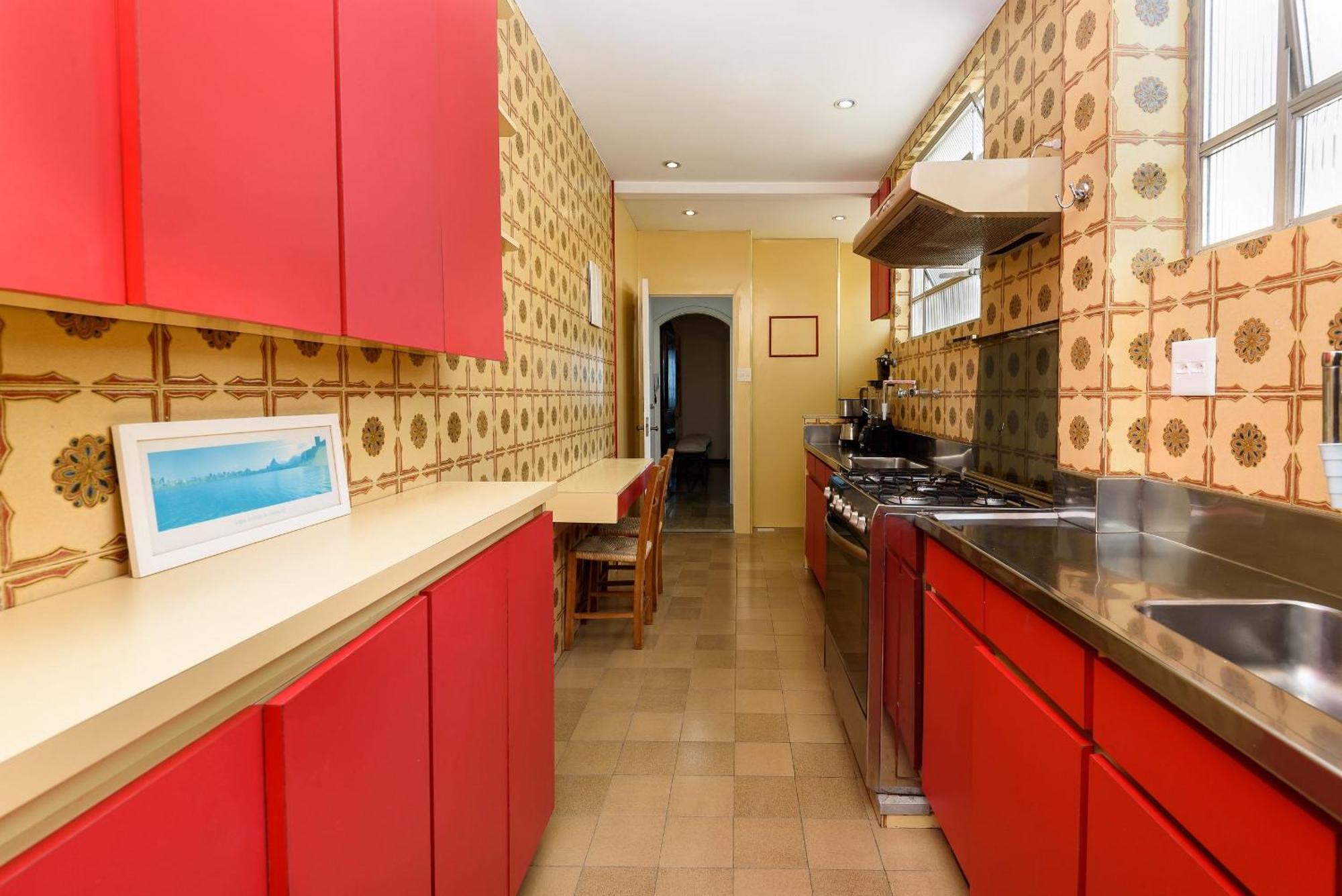 Apartamento Luxo A Beira-mar Em Copacabana | A 4022/1101 *